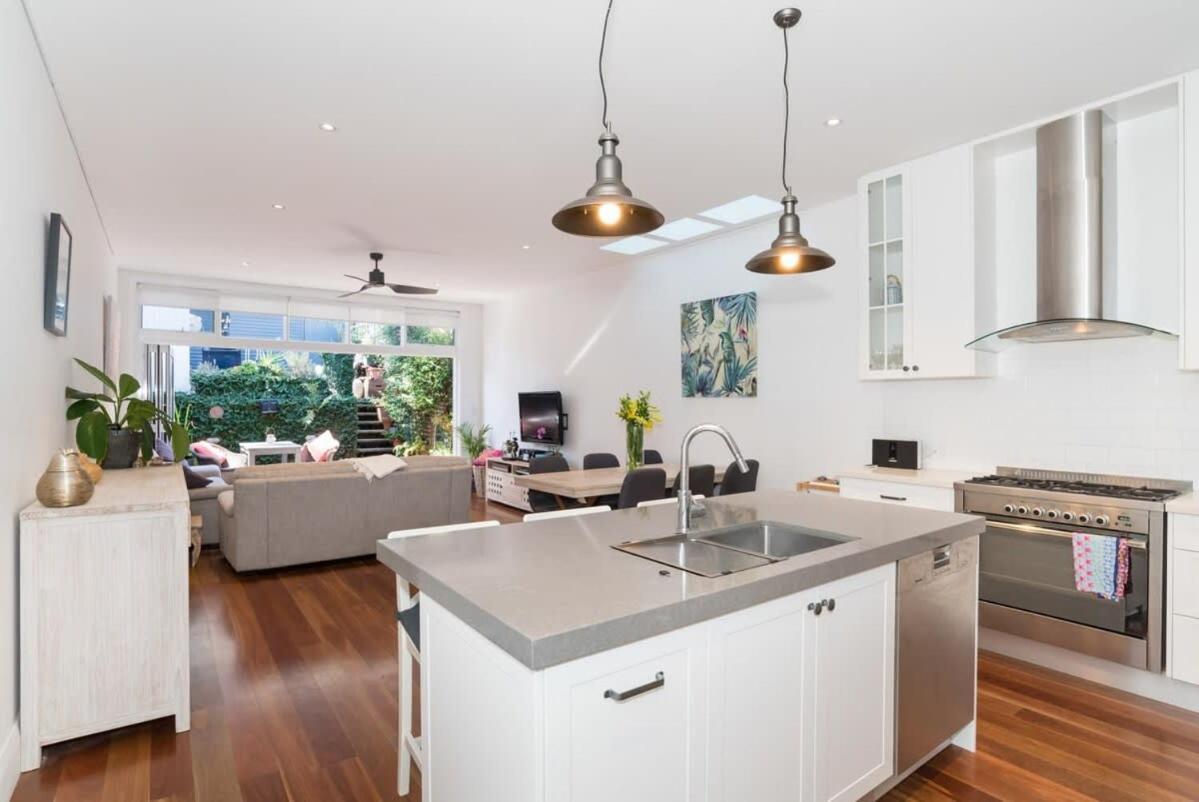 Bright Home In Trendy Newtown Close To The Park Sídney Exterior foto